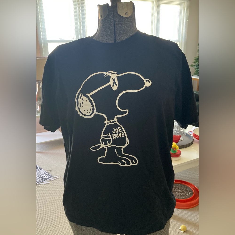 Kaws x Peanuts x Uniqlo Snoopy Joe Kaw yawn Tee size M